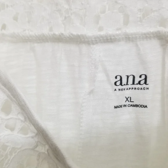 Color 1/3: white bell sleeve w lace A New Approach top - Picture 2 of 5